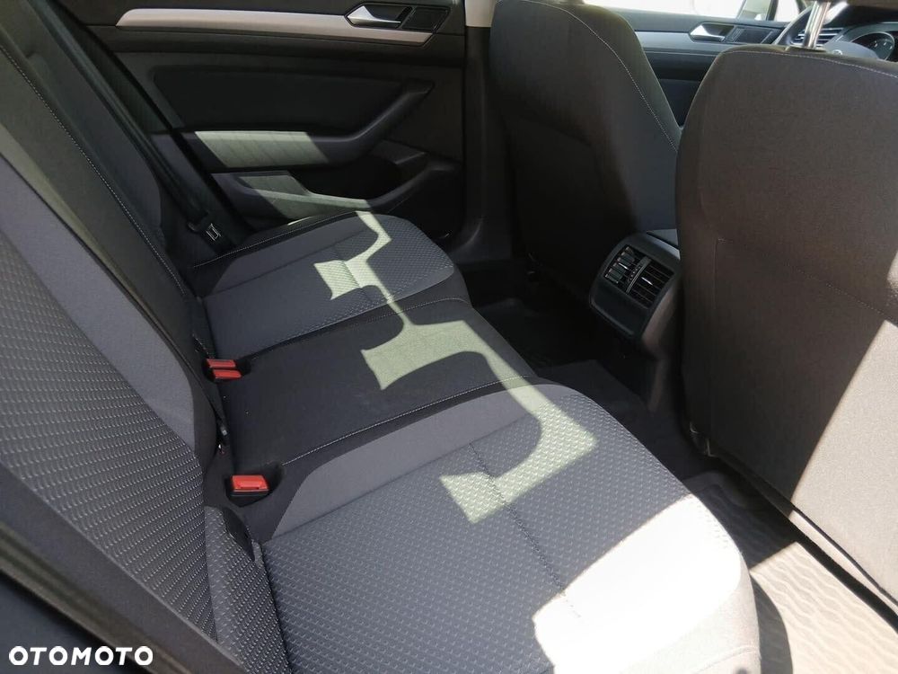 Volkswagen Passat 1.5 TSI EVO Essence - 19