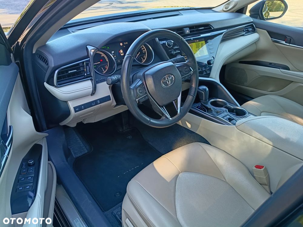 Toyota Camry 2.5 Hybrid Executive CVT - 7