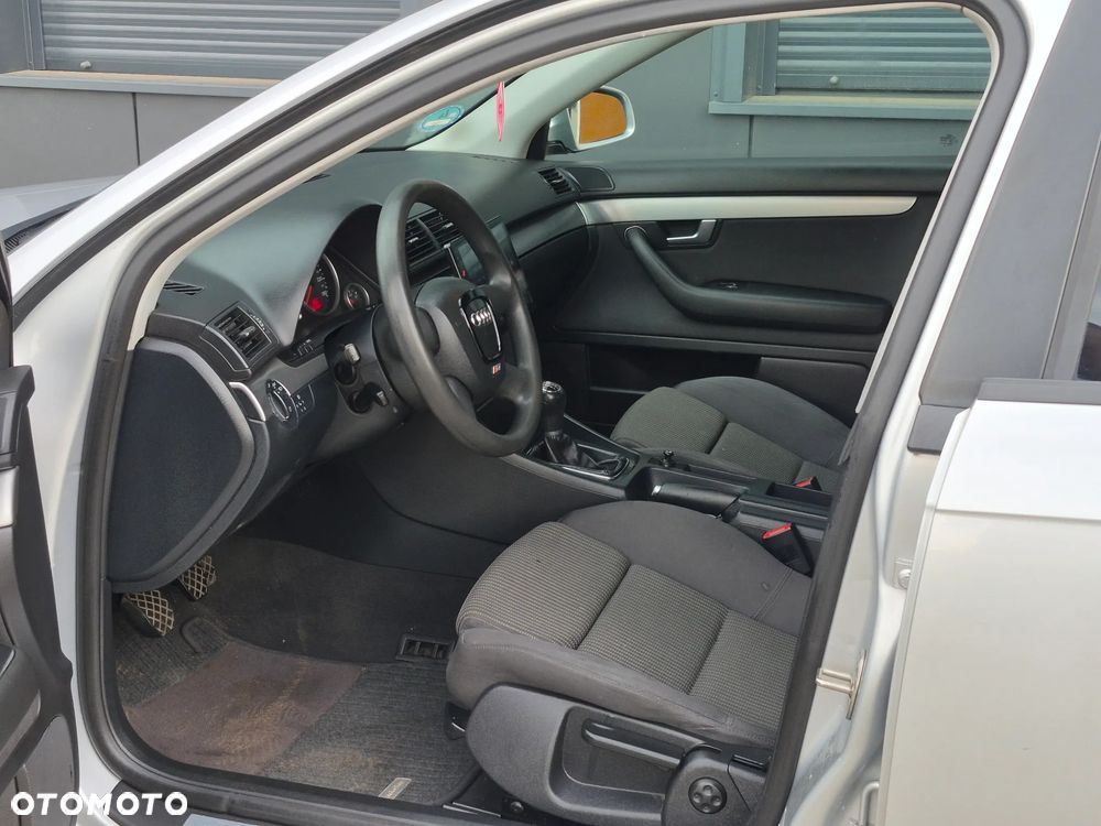 Audi A4 Limousine 1.6 - 5