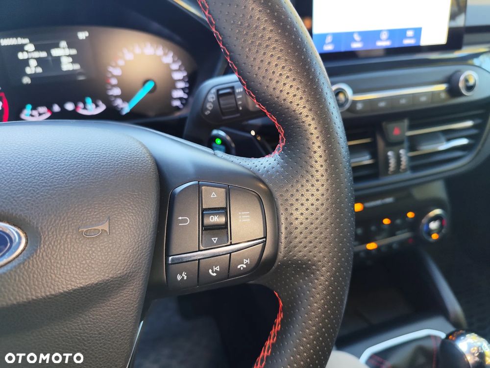 Ford Focus 1.0 EcoBoost Start-Stopp-System ST-LINE STYLE - 19