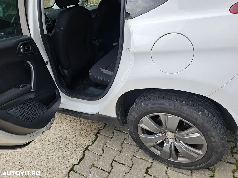 Peugeot 2008 - 15