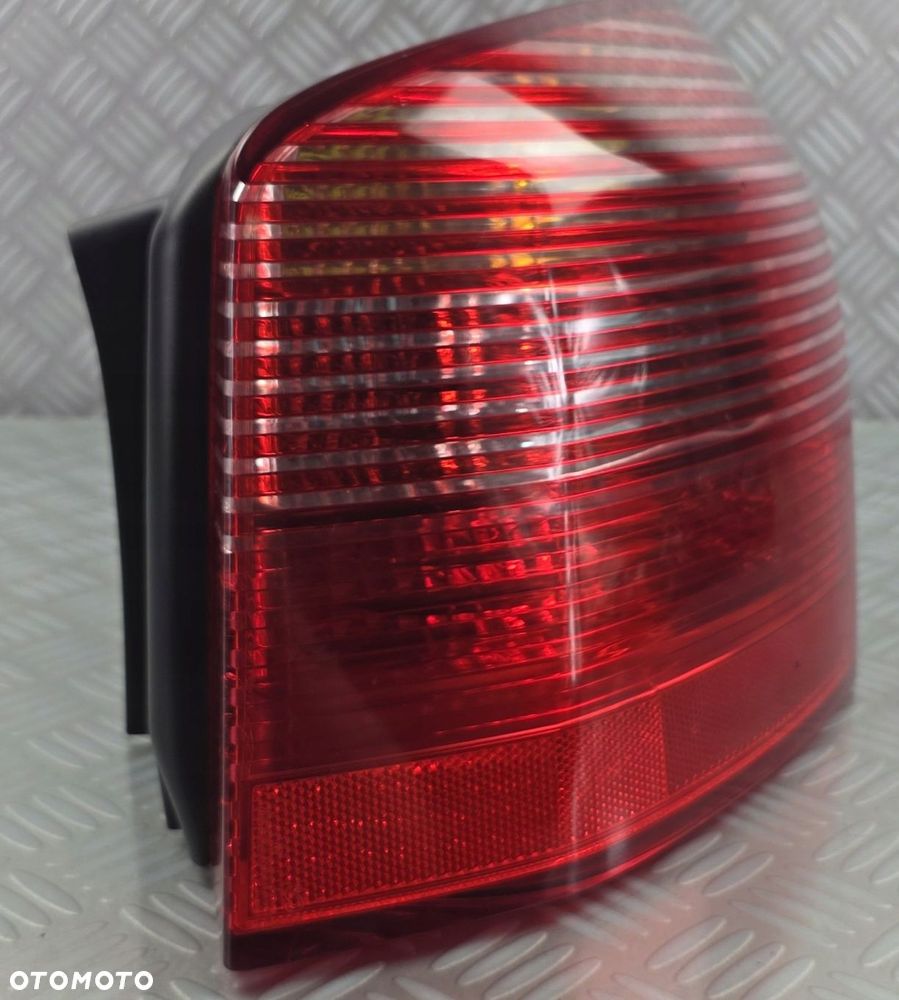 lampa prawy prawa tył tylna w błotnik PEUGEOT 407 KOMBI SW 2004-2008 EUROPA - 2