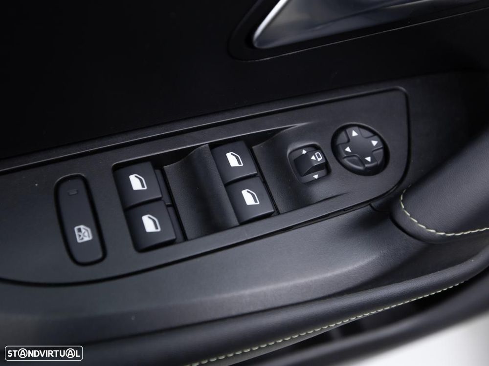 Peugeot 2008 1.5 BlueHDi GT EAT8 - 13