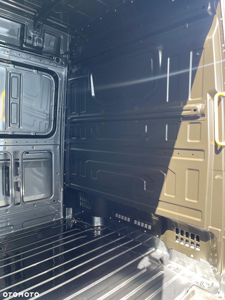 Volkswagen Crafter - 10