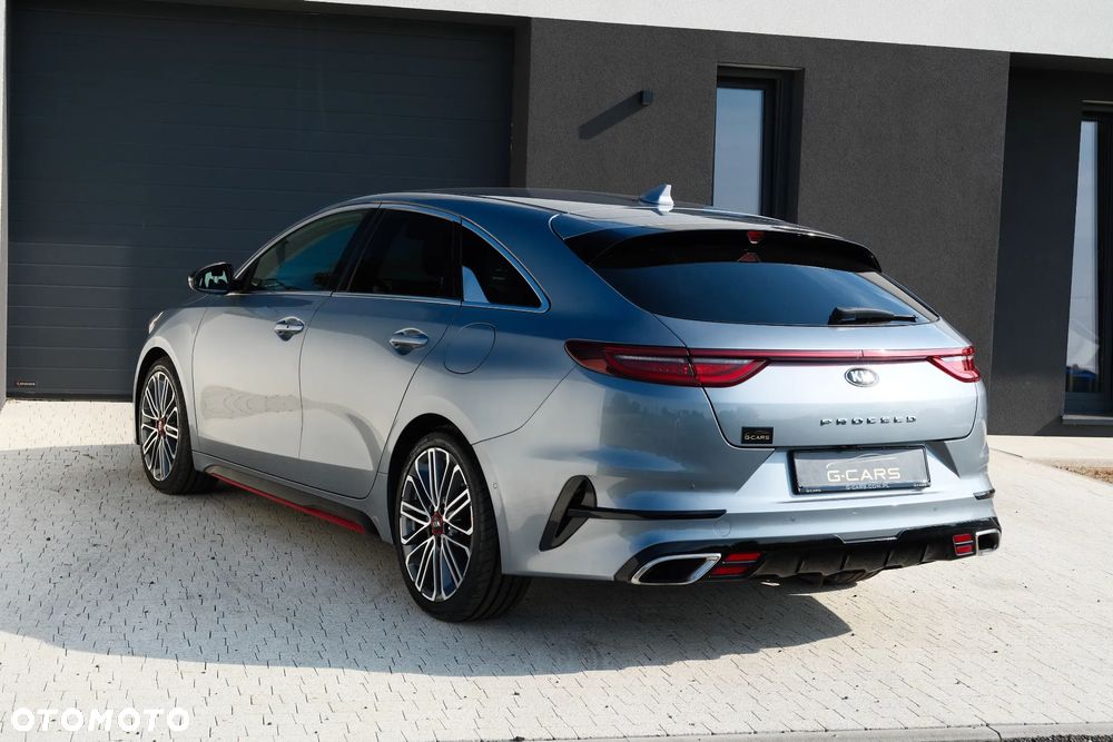 Kia ProCeed 1.6 T-GDI GT DCT - 11