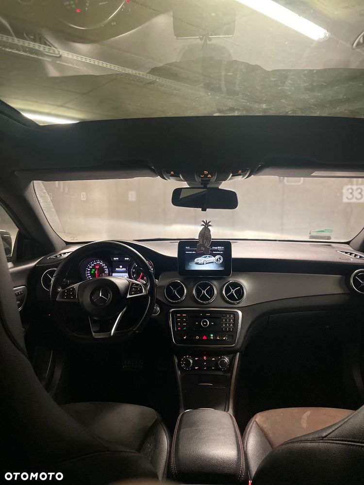 Mercedes-Benz CLA 200 7G-DCT AMG Line - 15