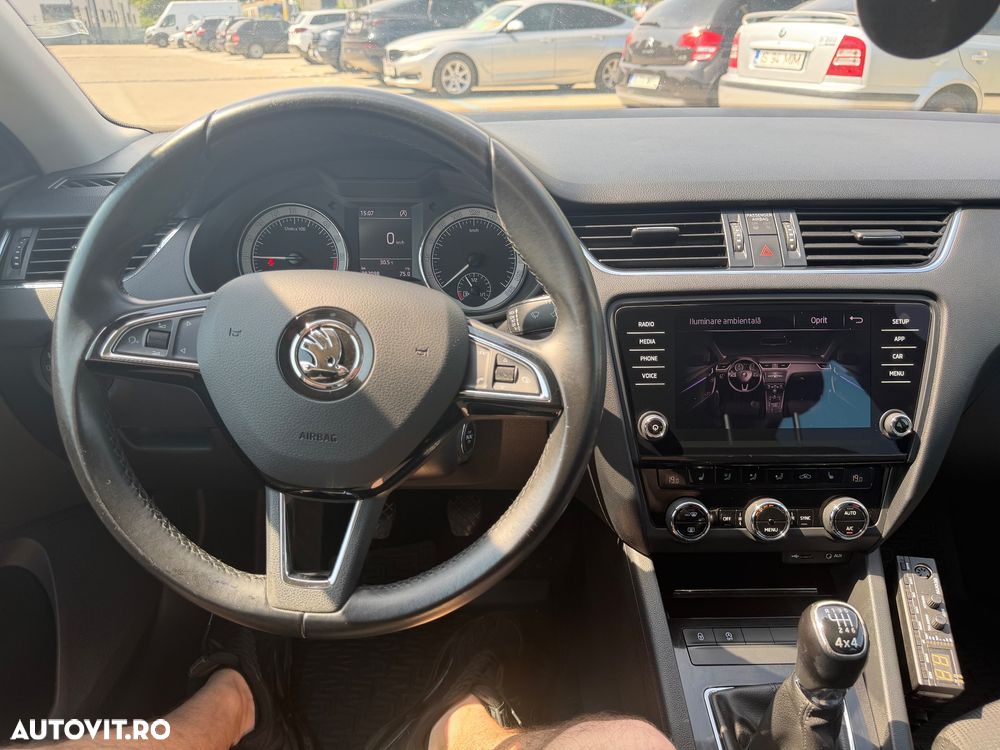 Skoda Octavia 2.0 TDI 4X4 STYLE - 9