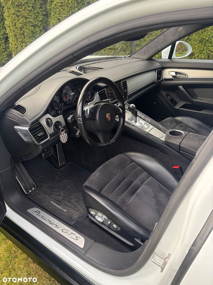 Porsche Panamera GTS - 11