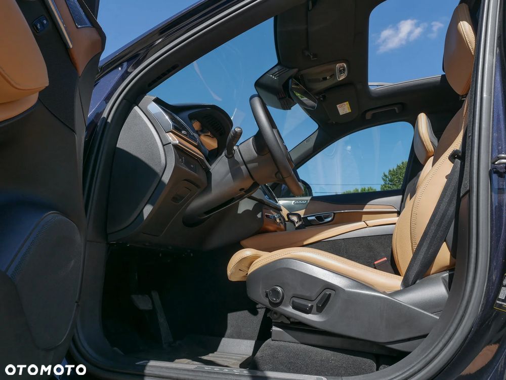 Volvo XC 90 D5 SCR AWD Inscription 7os - 23