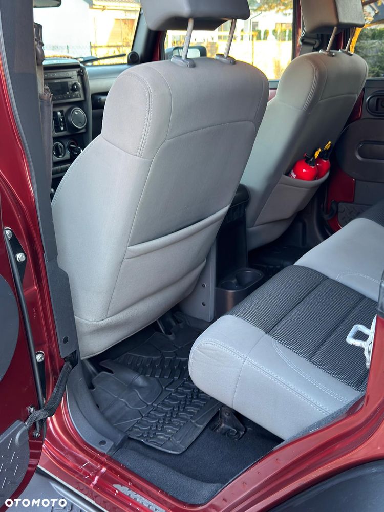 Jeep Wrangler Unlimited 3.8 Sport - 16