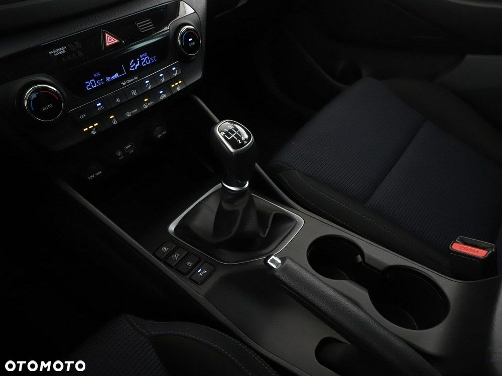 Hyundai Tucson 1.7 CRDI BlueDrive Style 2WD - 29