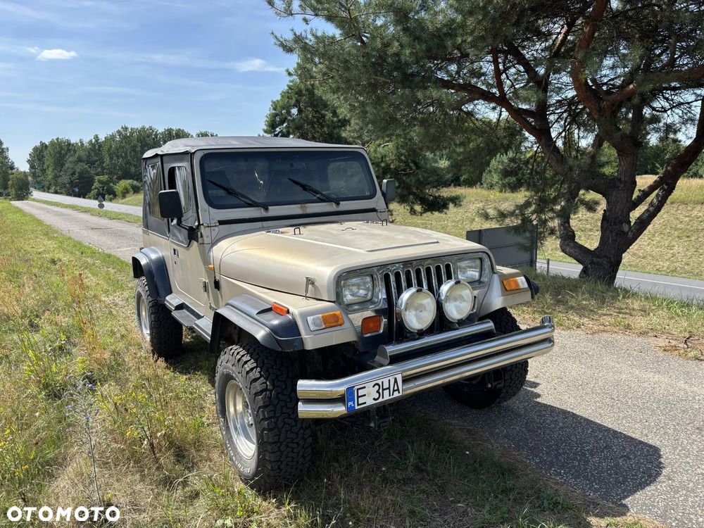 Jeep Wrangler - 4