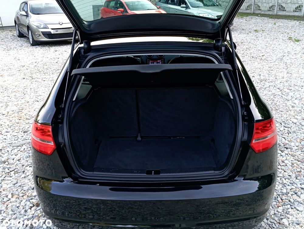 Audi A3 Sportback 1.6 Ambiente - 17