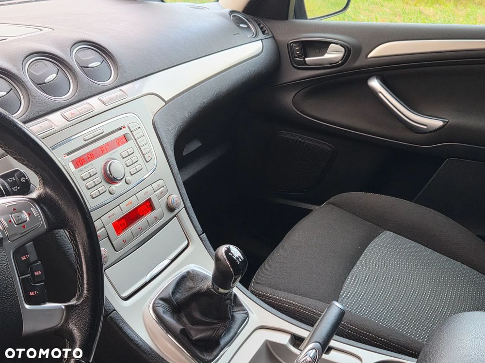 Ford Galaxy - 21