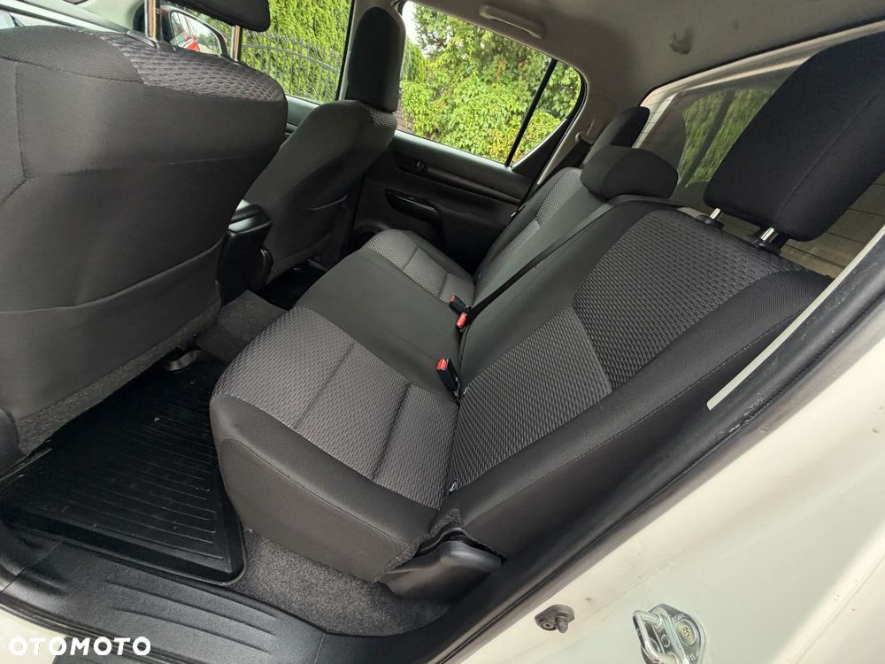 Toyota Hilux 2.4 D-4D Double Cab DLX 4x4 - 37