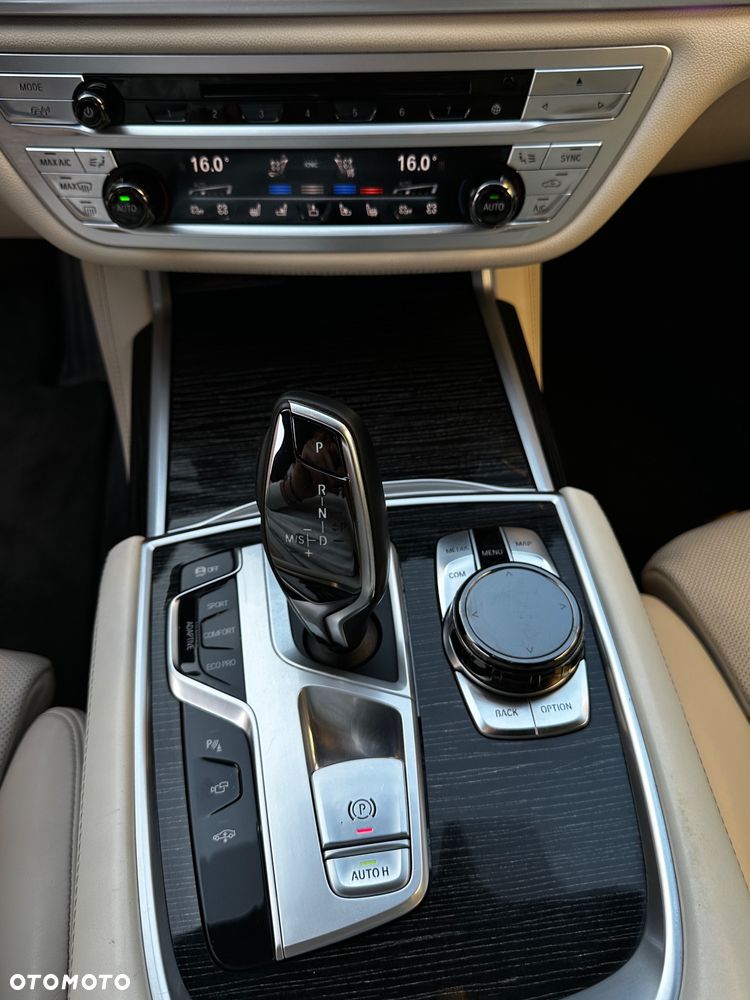 BMW Seria 7 740d xDrive - 21