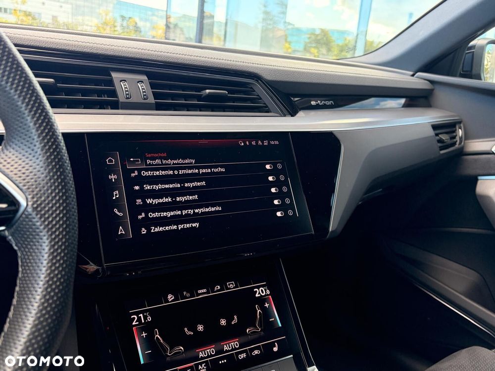 Audi Q8 Sportback e-tron - 33