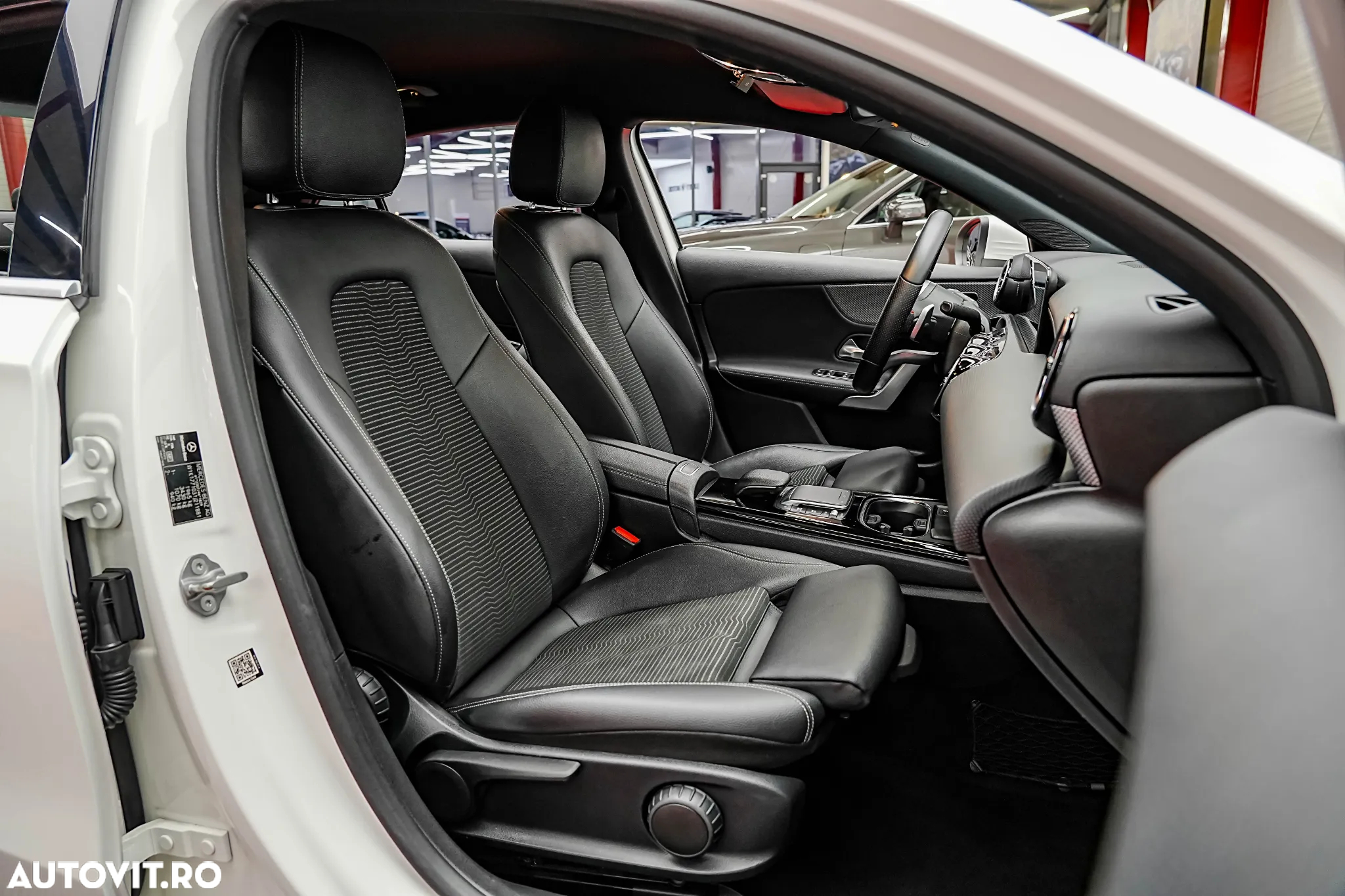 Mercedes-Benz A 180 d 7G-DCT AMG Line - 8
