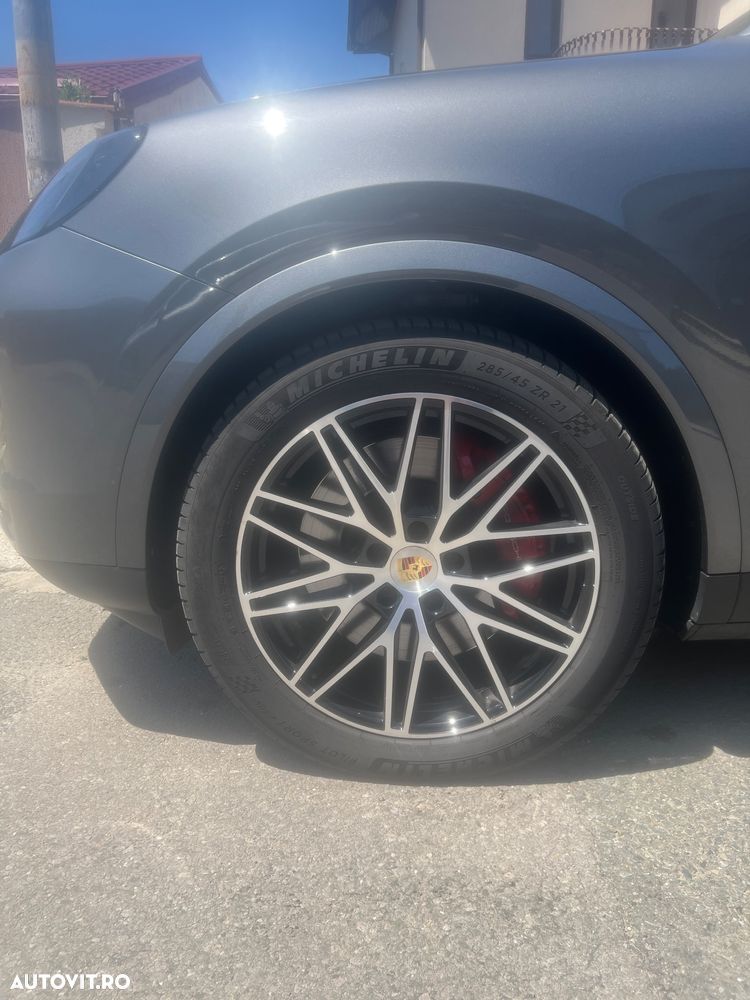 Porsche Cayenne - 9