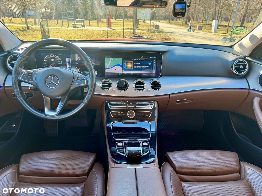 Mercedes-Benz Klasa E 220 d 4-Matic 9G-TRONIC - 8