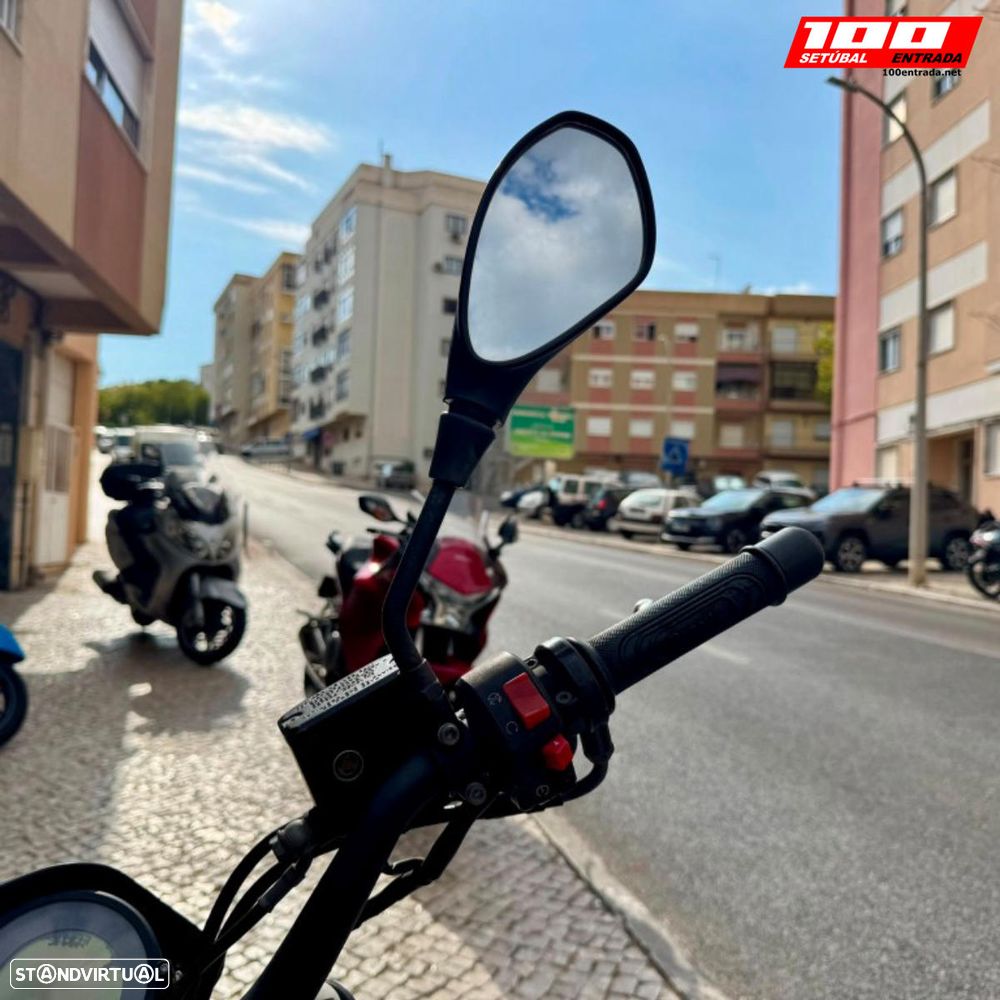 Benelli Leoncino 500 - 28