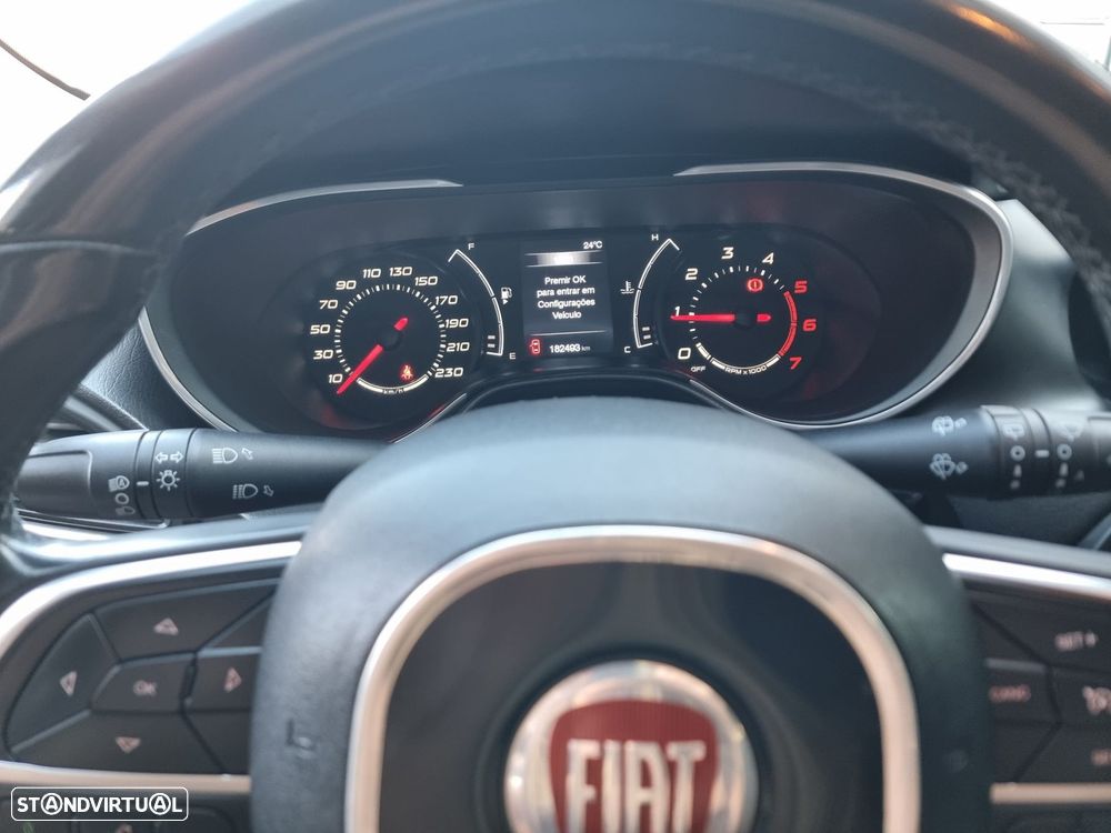 Fiat Tipo Station Wagon 1.3 M-Jet Lounge - 23