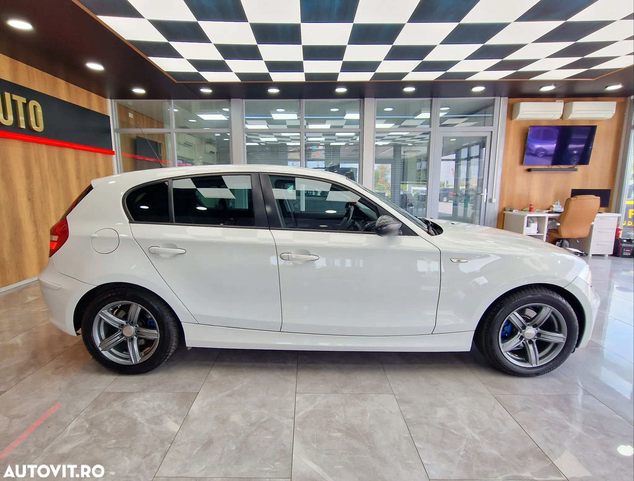 BMW Seria 1 118i - 12