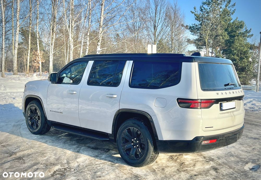 Jeep Wagoneer - 7