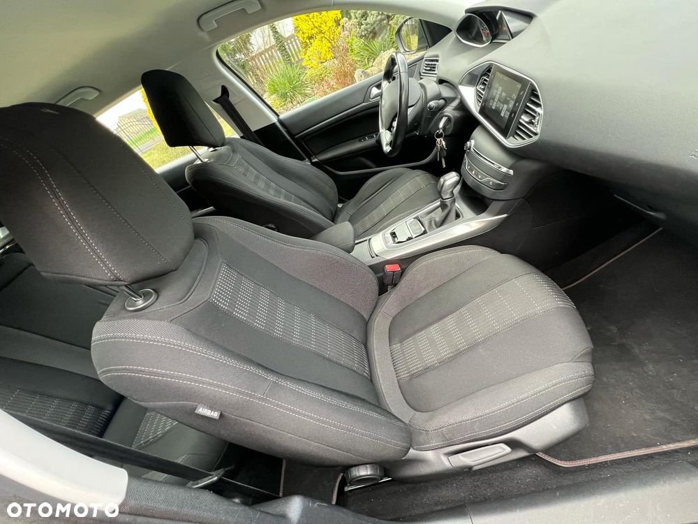 Peugeot 308 1.2 PureTech Allure S&S - 11