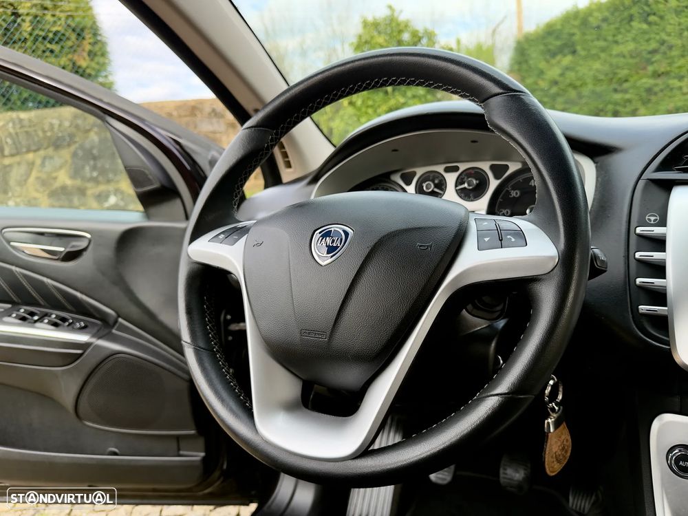 Lancia Delta 1.6 M-Jet Platino Com 57X - 39