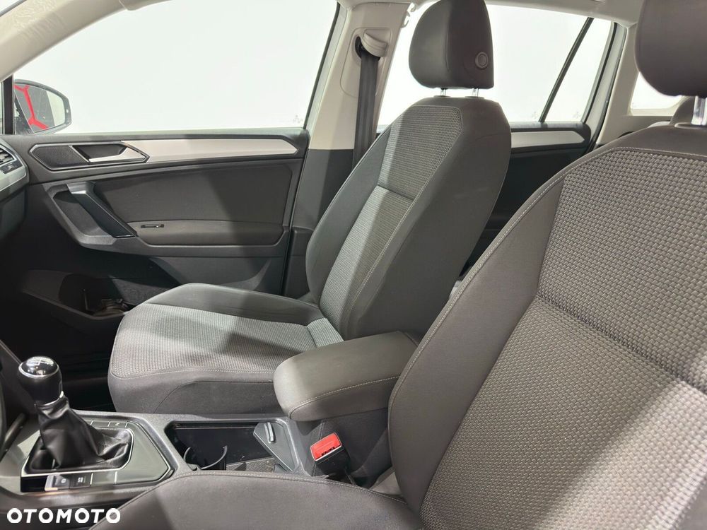 Volkswagen Tiguan - 22