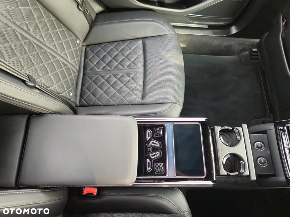 Audi A8 - 25