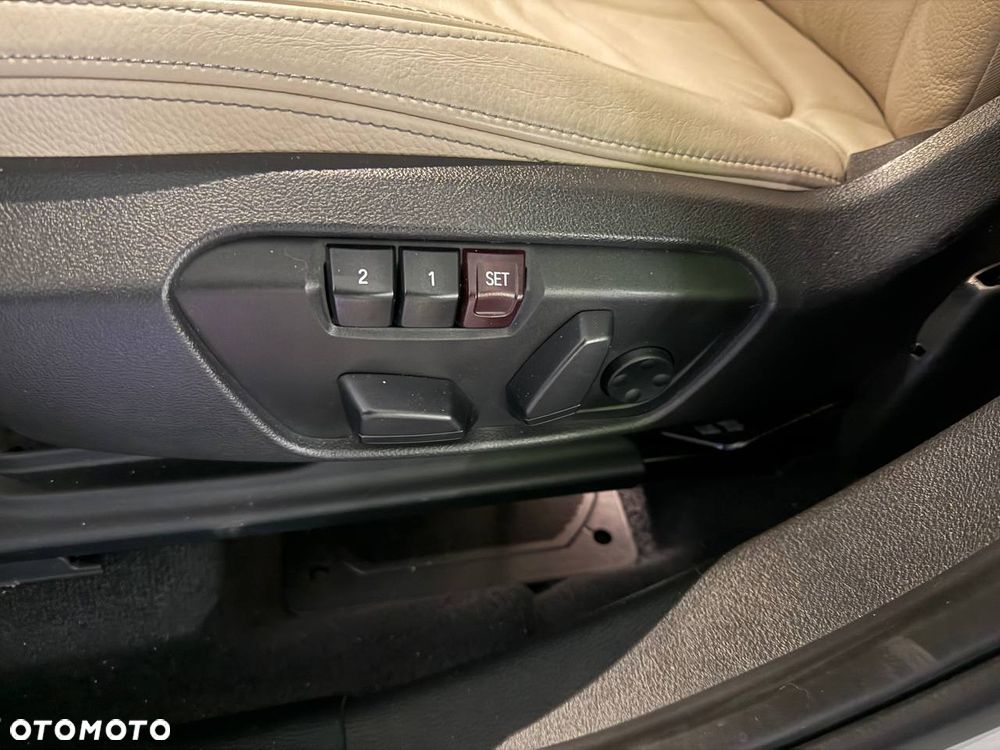BMW X1 xDrive25i xLine - 18