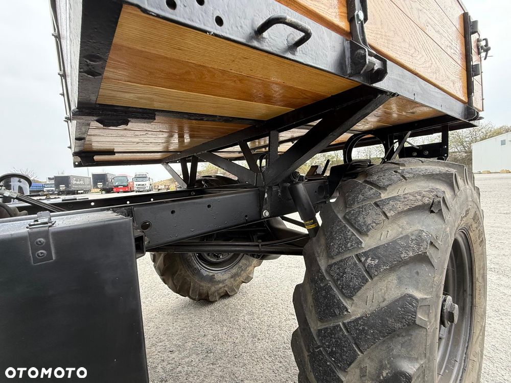 Mercedes-Benz Unimog U411 Cabrio - 16