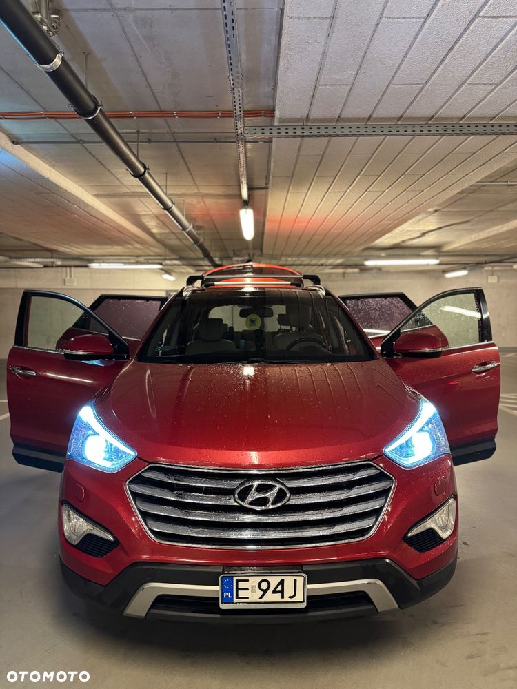 Hyundai Grand Santa Fe - 17