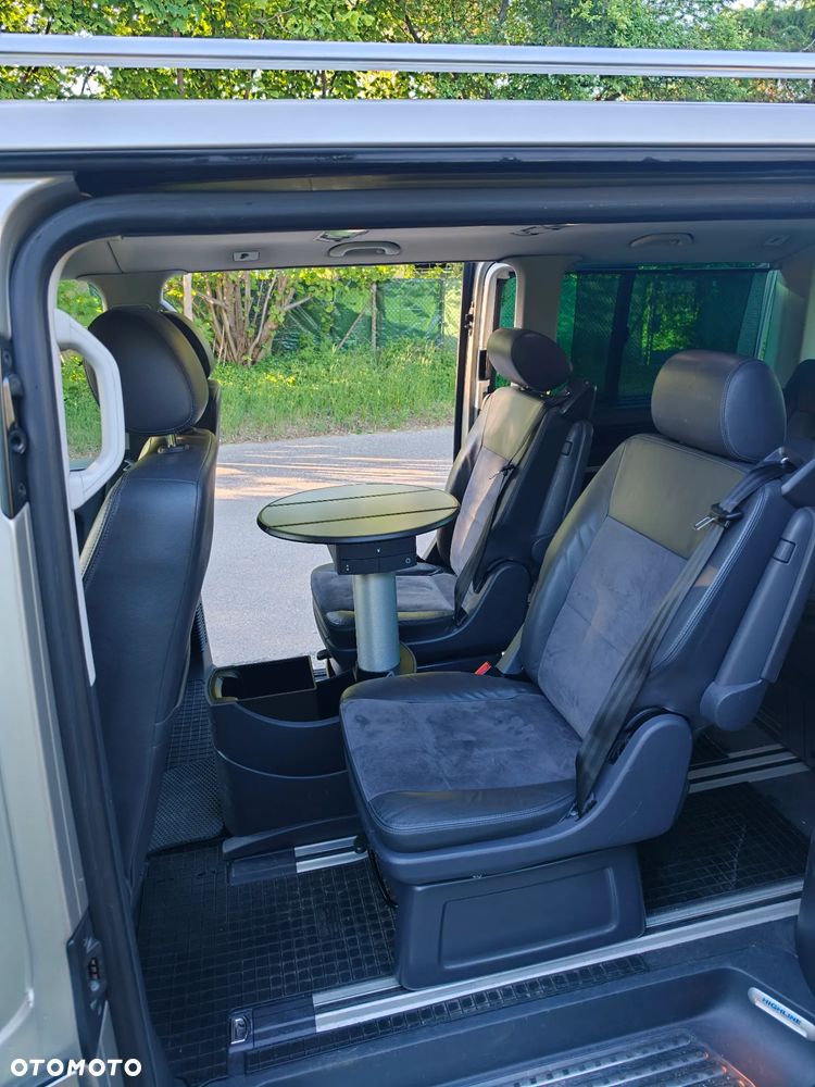 Volkswagen Multivan - 17