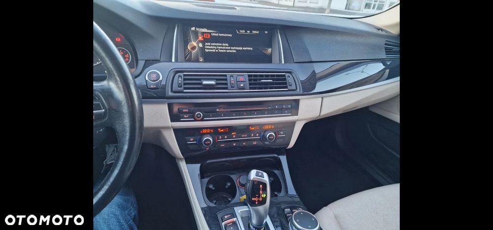 BMW Seria 5 518d Luxury Line - 15