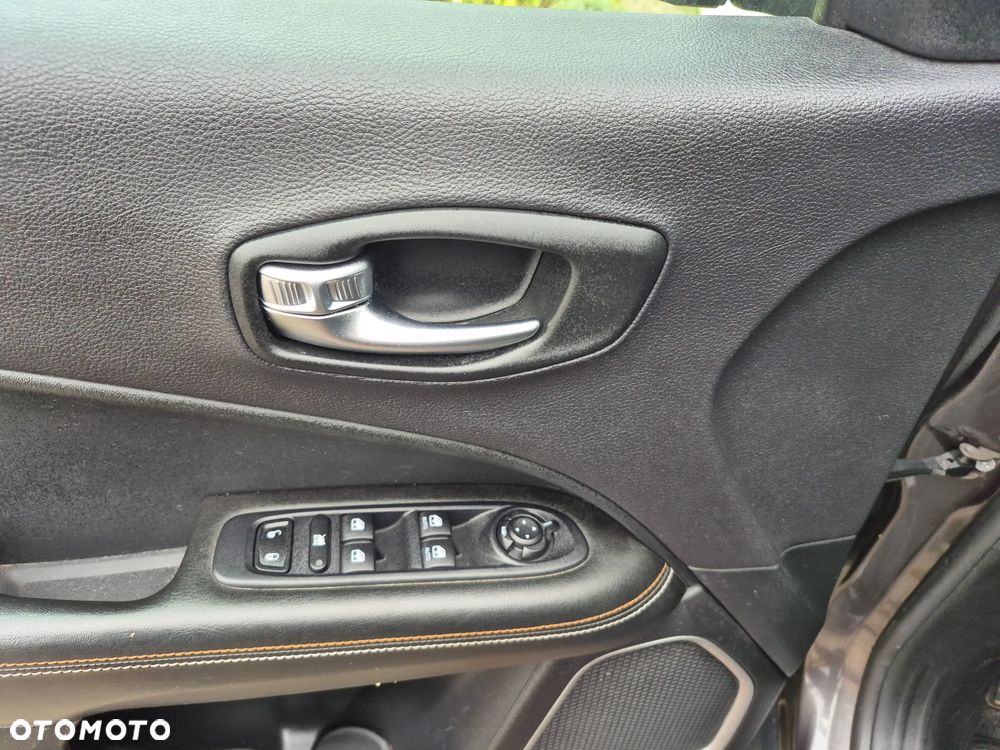 Jeep Compass 2.0 MultiJet Active Drive Longitude - 11