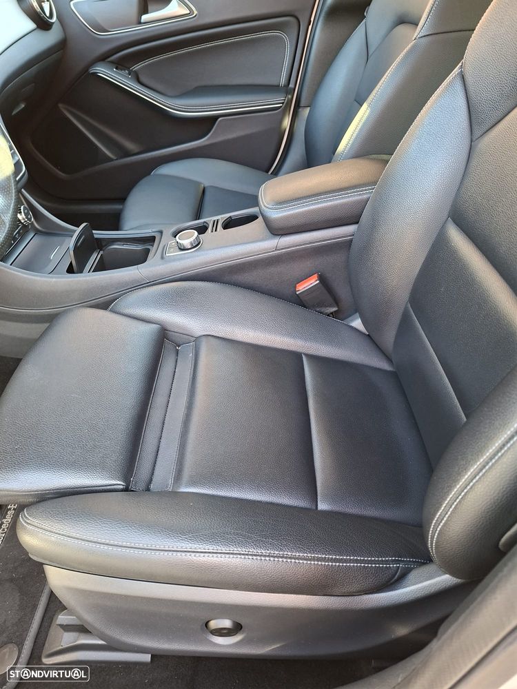 Mercedes-Benz GLA 220 d 4Matic 7G-DCT Urban - 21