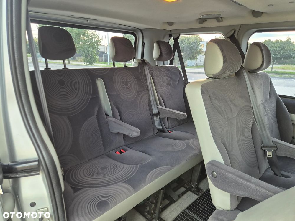 Renault Trafic - 16