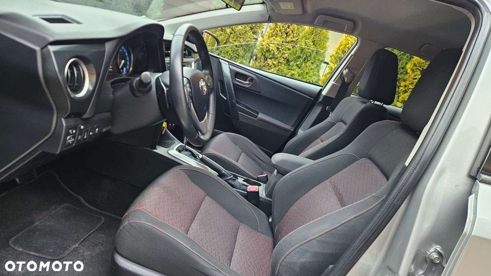 Toyota Auris - 14