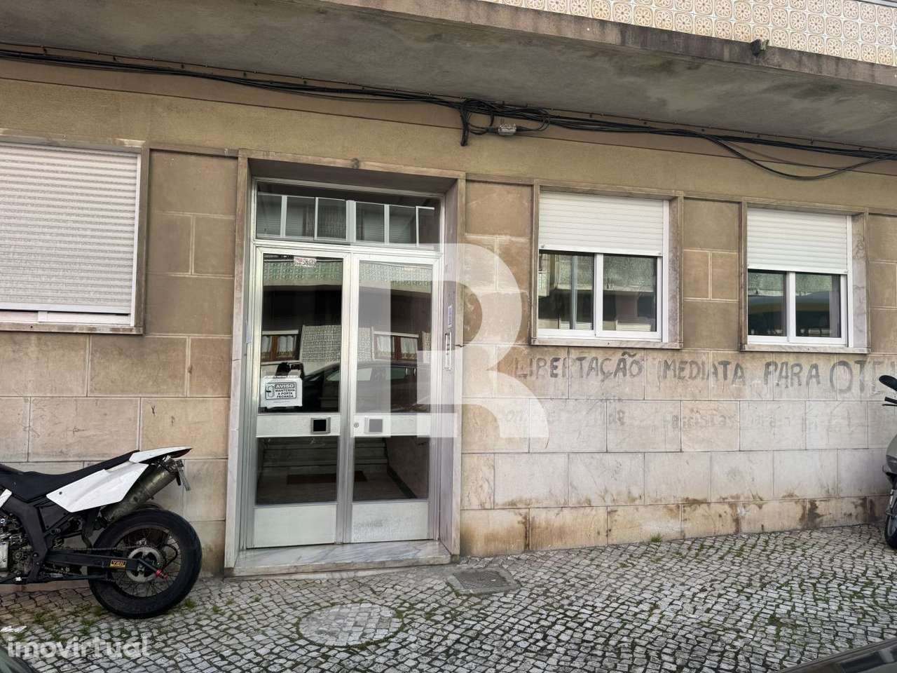 Apartamento T2+1 com terraço na Amadora - Grande imagem: 3/11