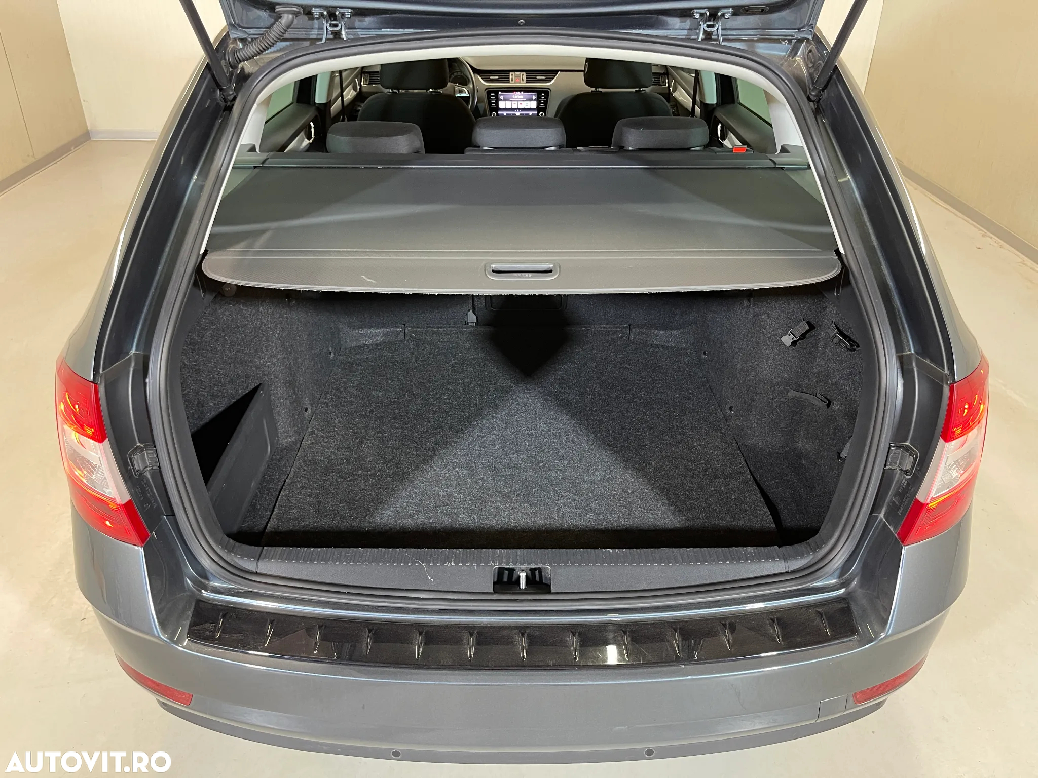 Skoda Octavia Combi Diesel 1.6 TDI DSG Style - 12