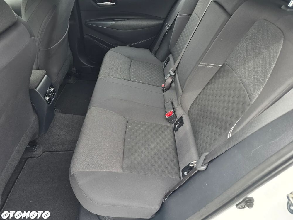 Toyota Corolla 1.8 Hybrid Comfort - 33