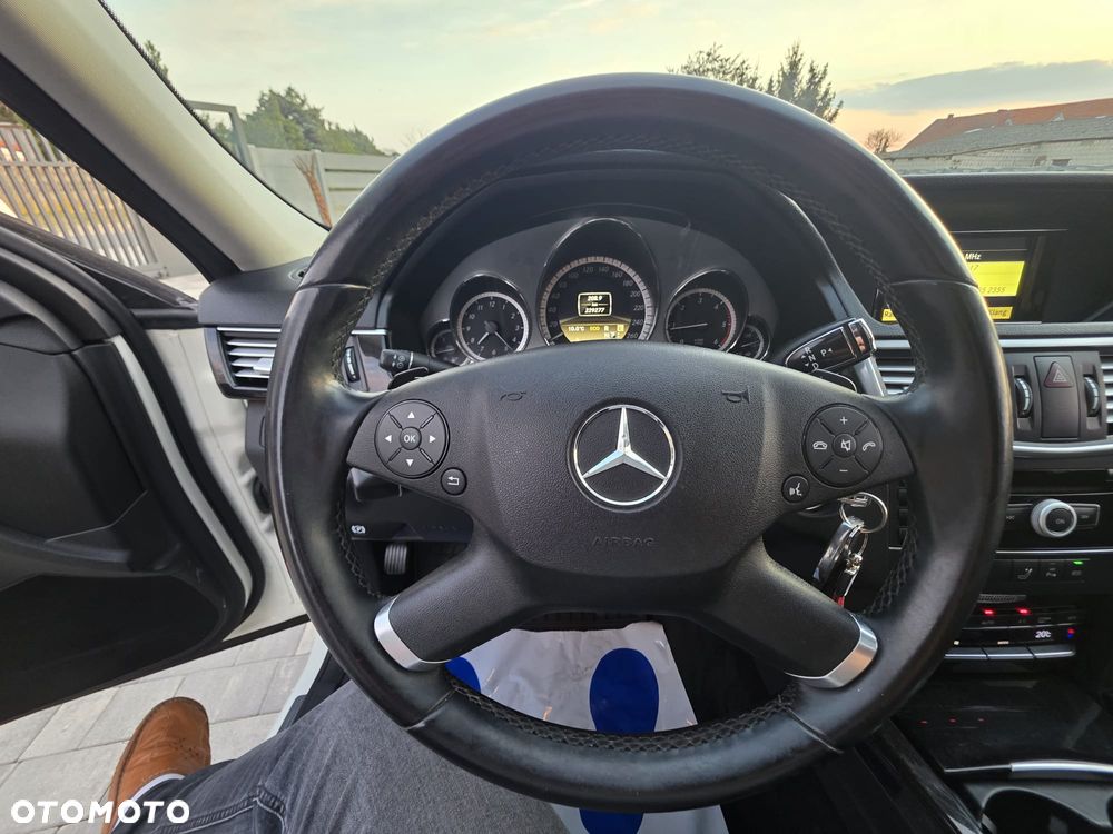 Mercedes-Benz Klasa E 220 CDI Automatik Avantgarde DPF BusinessEDITION - 12