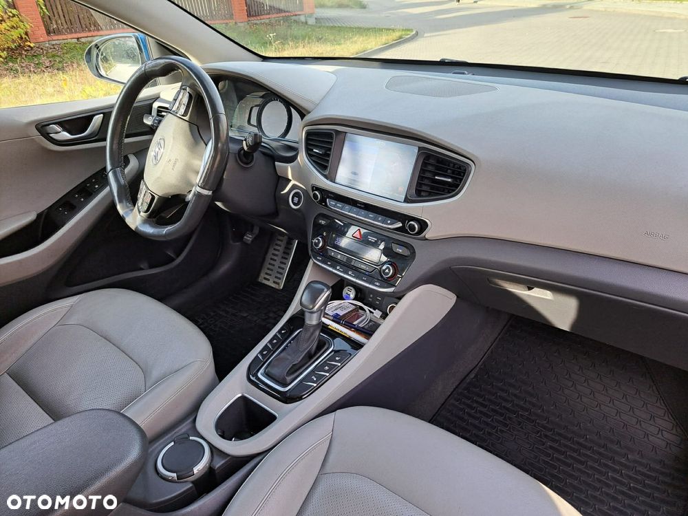 Hyundai IONIQ Hybrid Platinum - 6