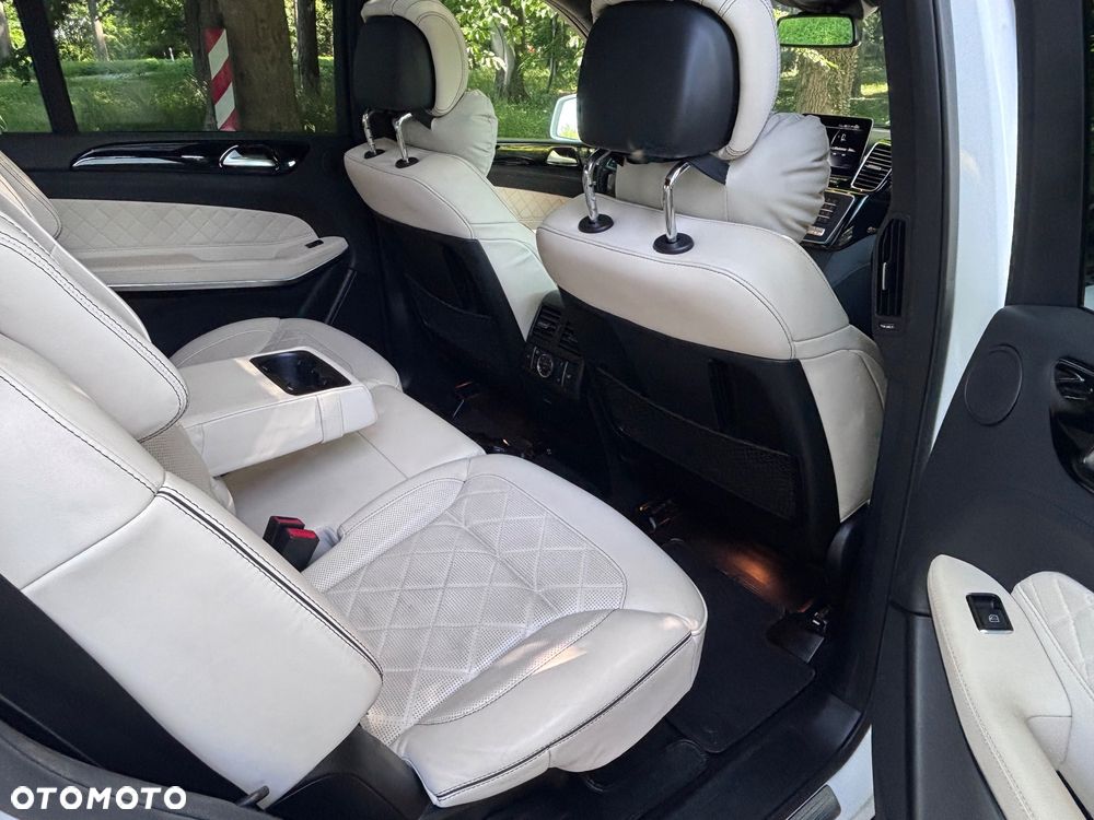 Mercedes-Benz GLS - 18