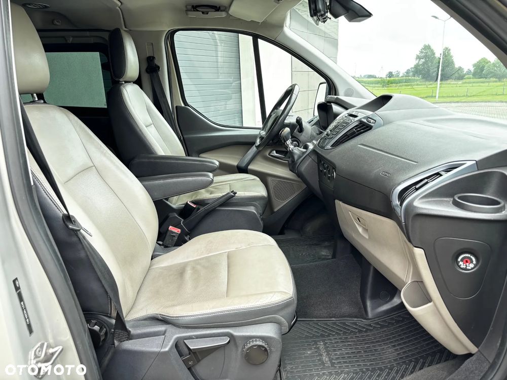 Ford Tourneo Custom 300 L2H1 VA Titanium - 40