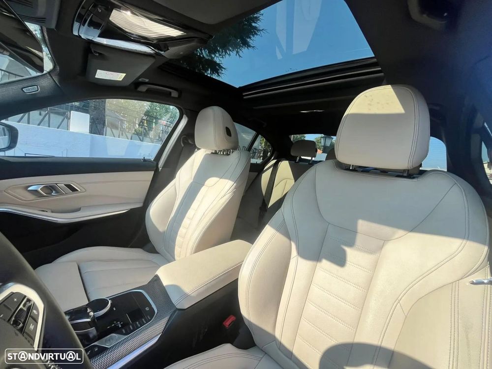 BMW 330 e Pack Desportivo M Auto - 43