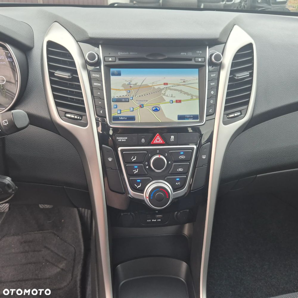Hyundai i30 blue Kombi 1.4 Classic Navigation - 12